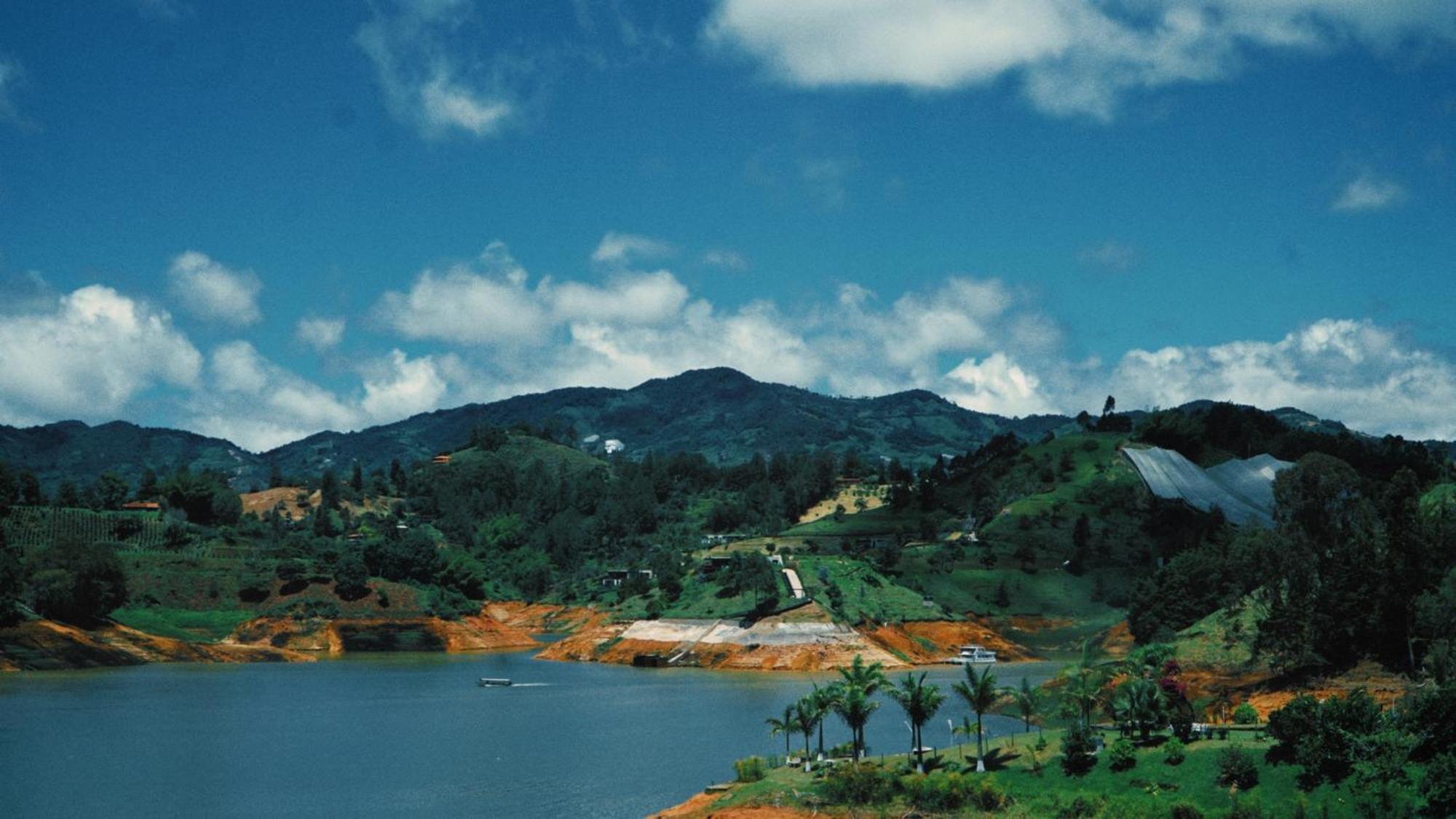 Viajero Guatape Hostel & Lake Club Екстериор снимка