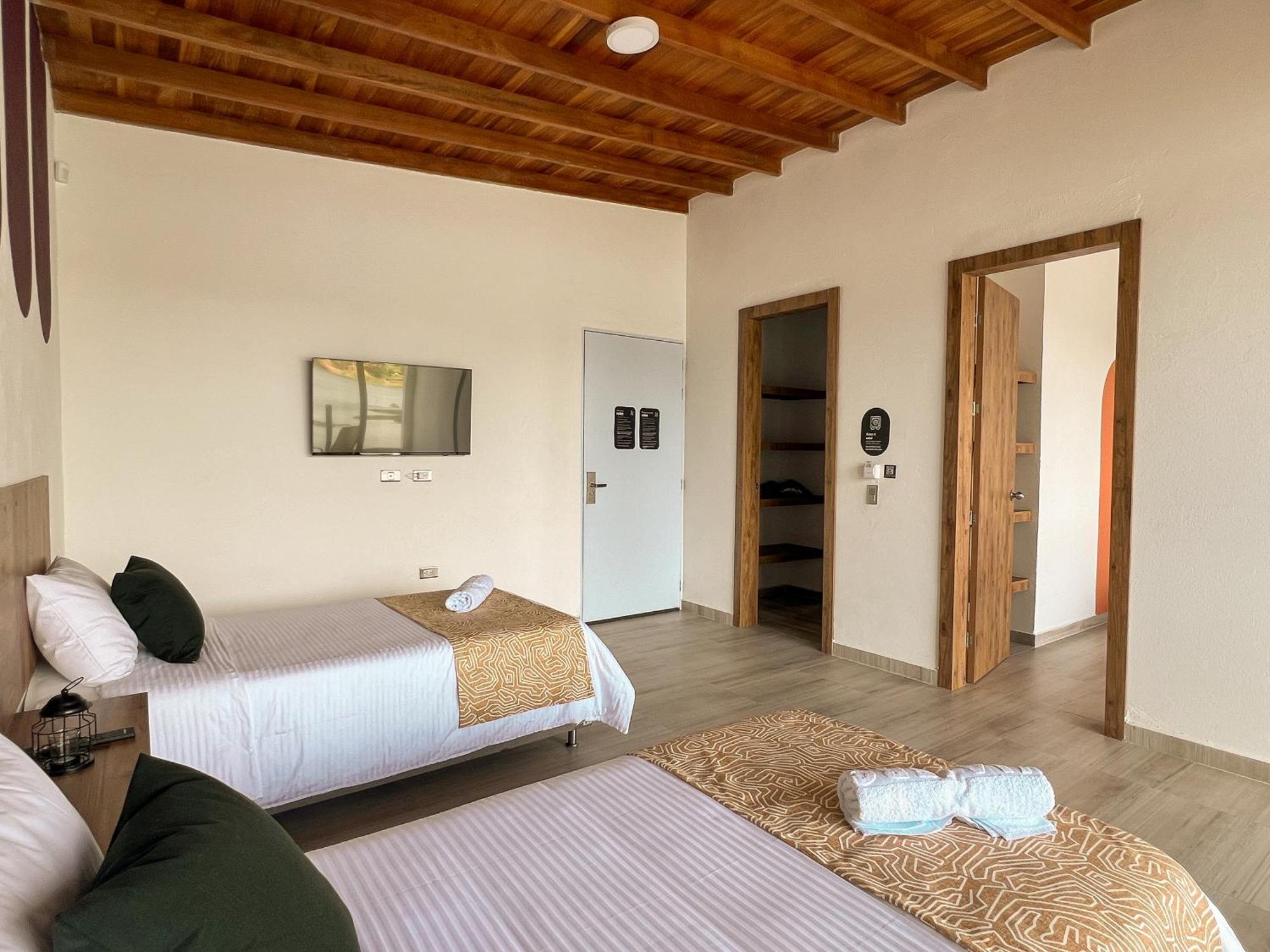 Viajero Guatape Hostel & Lake Club Стая снимка