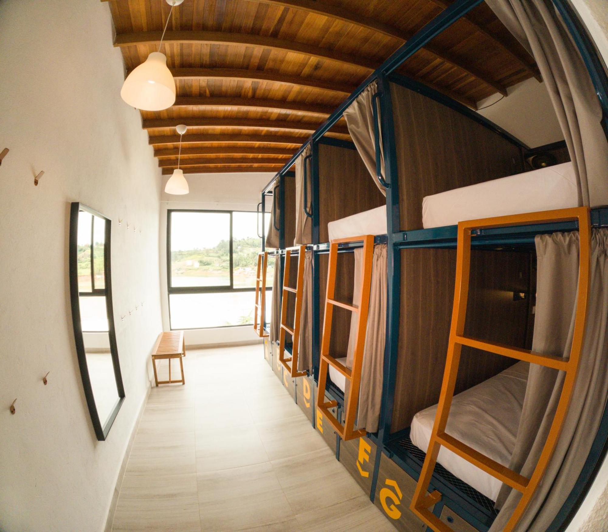 Viajero Guatape Hostel & Lake Club Екстериор снимка
