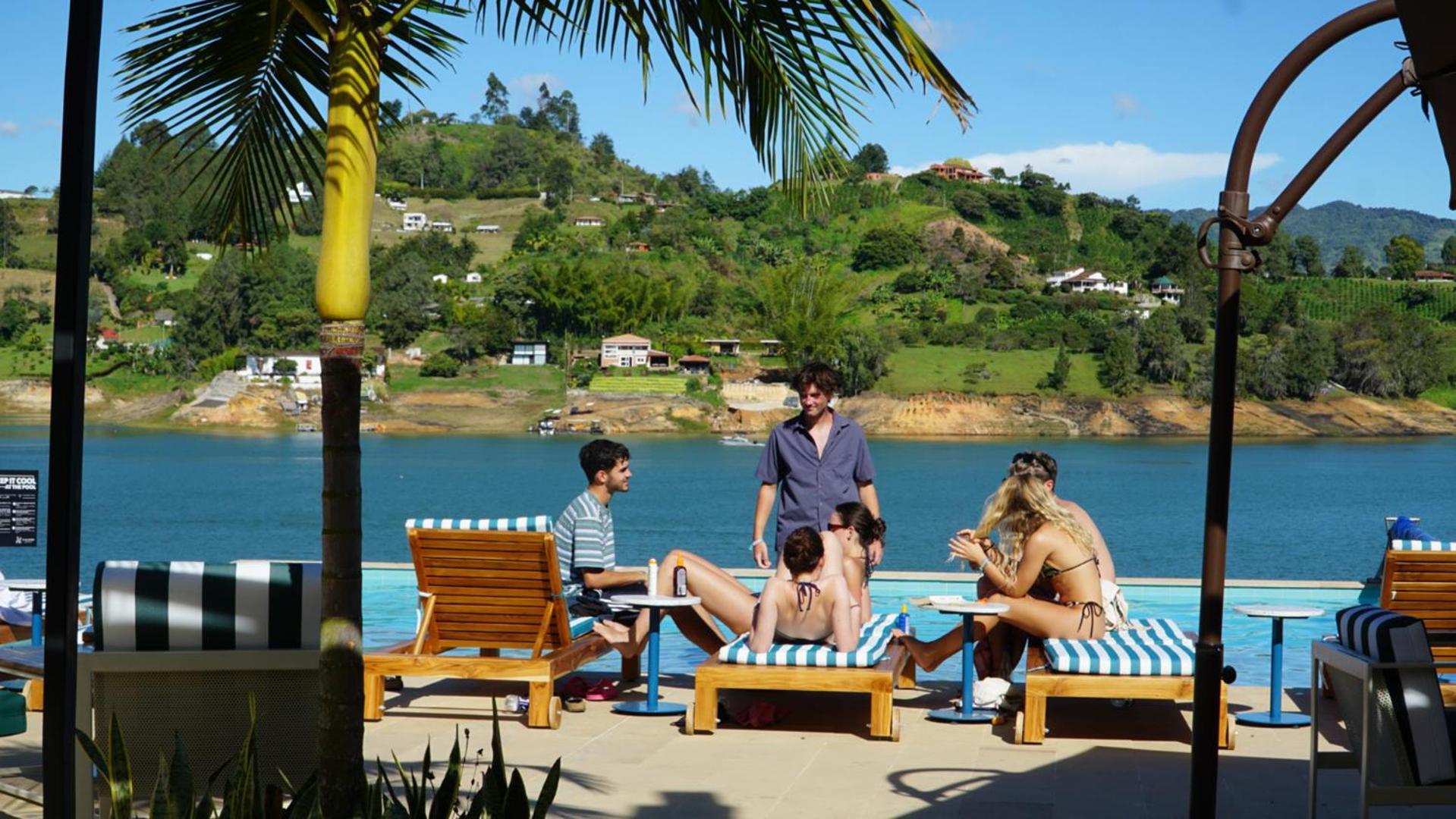 Viajero Guatape Hostel & Lake Club Екстериор снимка