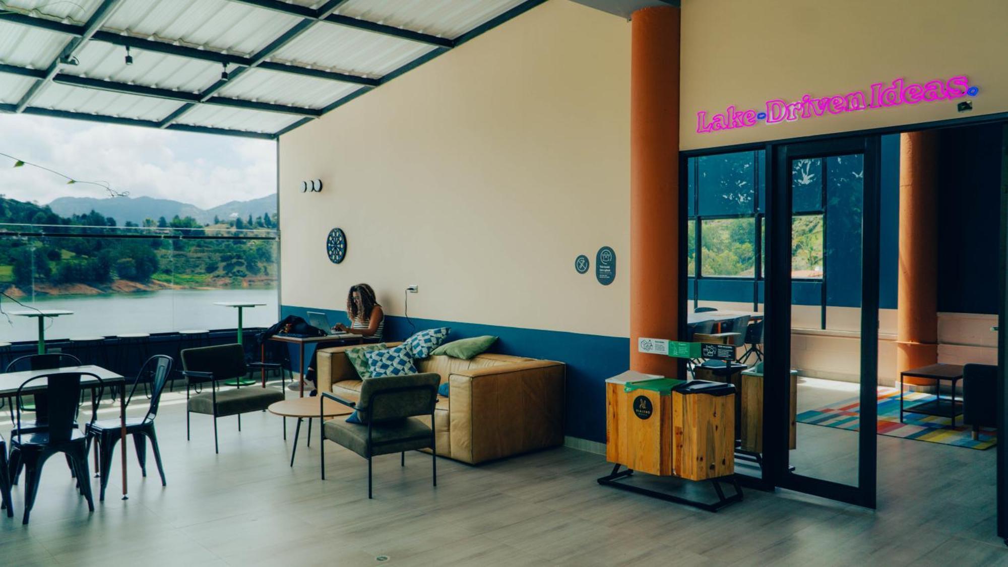 Viajero Guatape Hostel & Lake Club Екстериор снимка