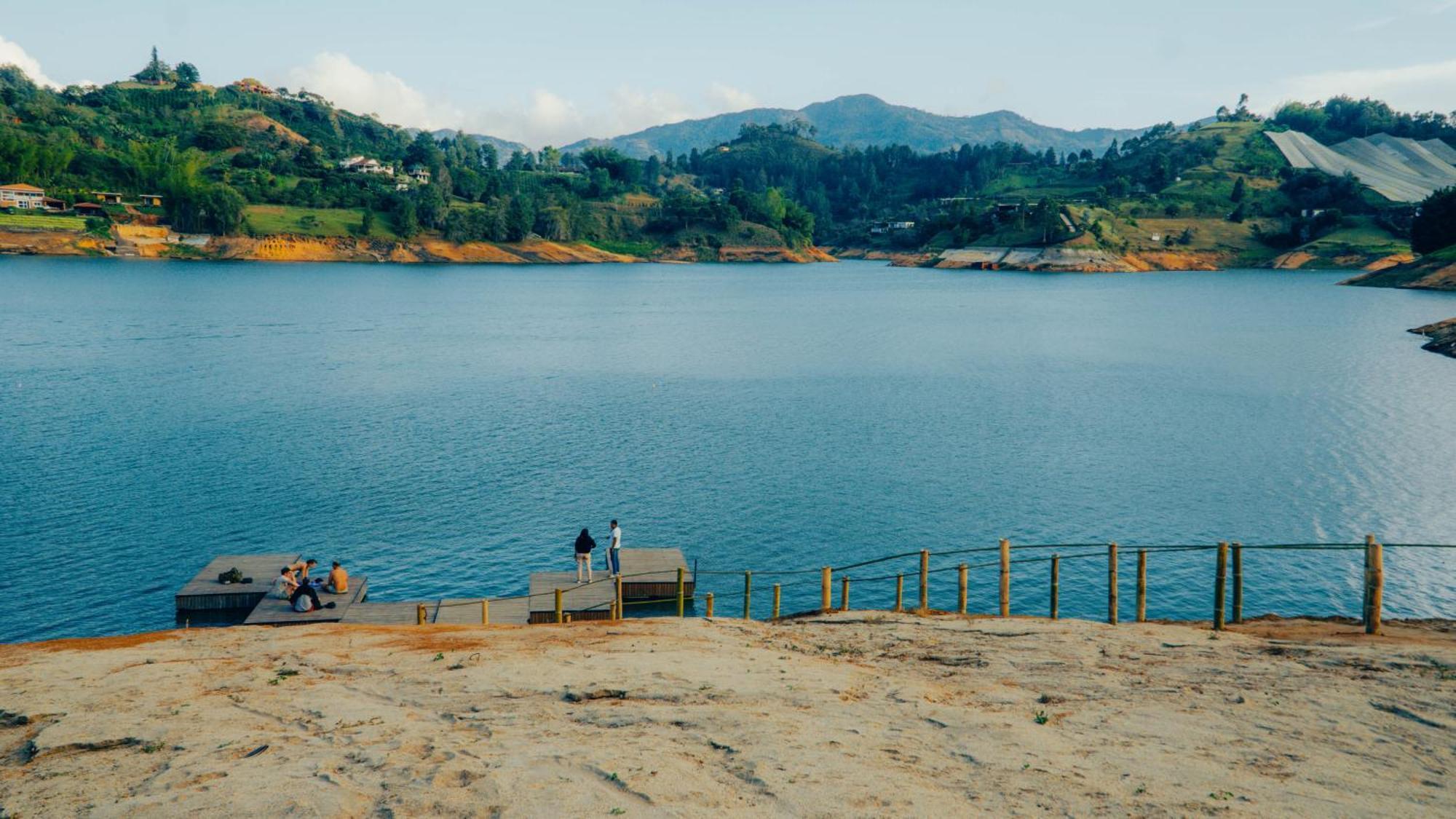 Viajero Guatape Hostel & Lake Club Екстериор снимка
