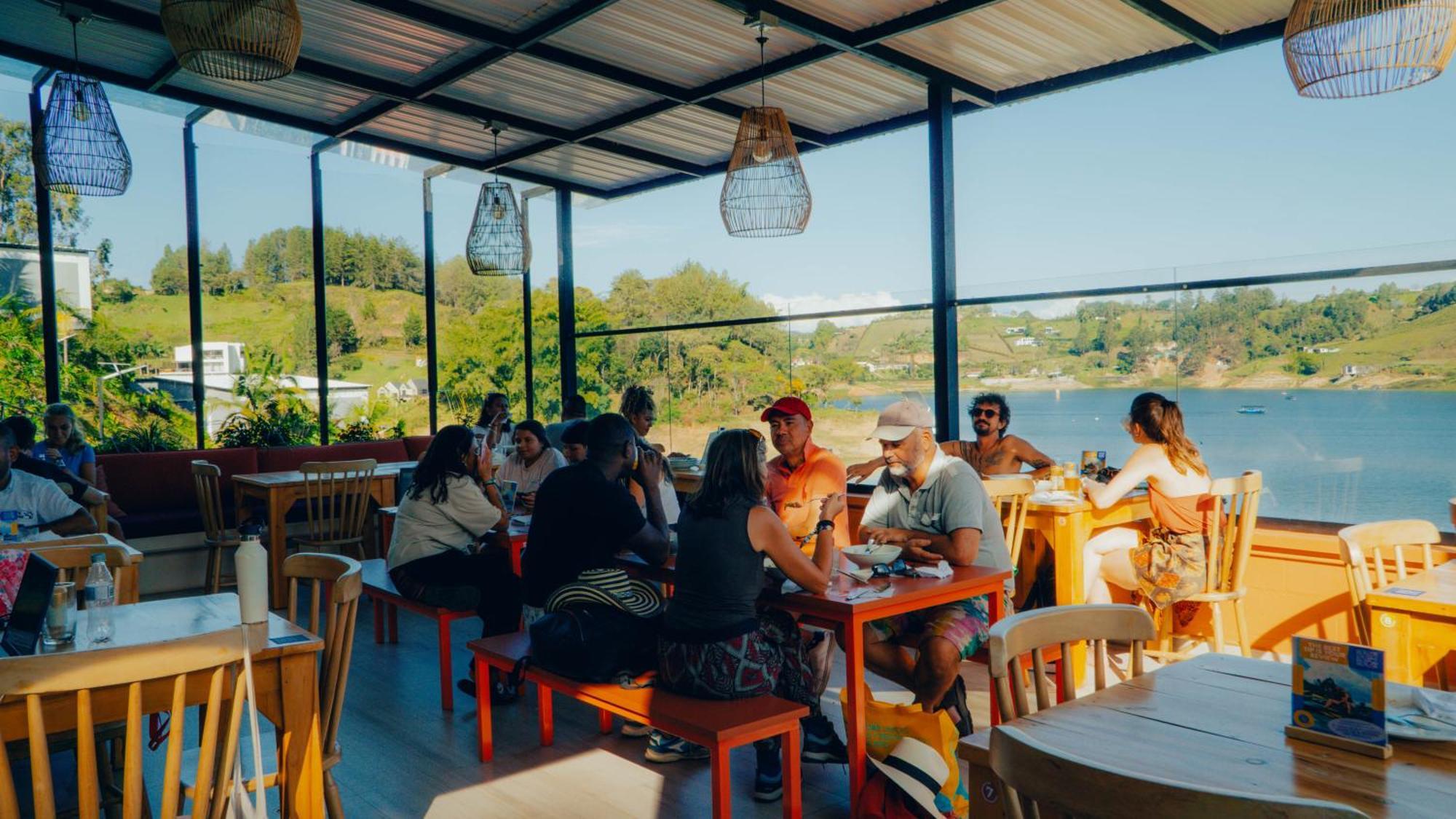 Viajero Guatape Hostel & Lake Club Екстериор снимка