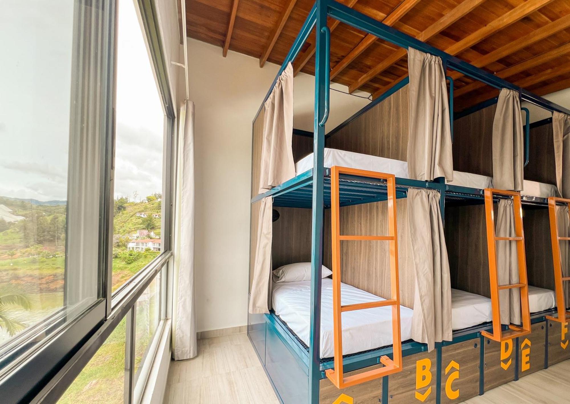 Viajero Guatape Hostel & Lake Club Екстериор снимка